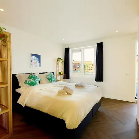 Апартаменты Sunny 45m2 Penthouse With Balcony And Terrace - R65c *