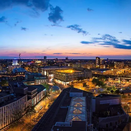 Sunny 45m2 Penthouse With Balcony And Terrace - R65c Эйндховен