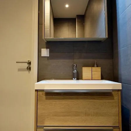 Апартаменты Sunny 45m2 Penthouse With Balcony And Terrace - R65c Эйндховен