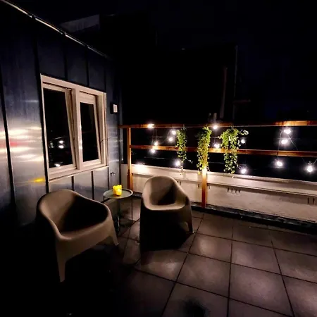 Διαμέρισμα Sunny 45m2 Penthouse With Balcony And Terrace - R65c