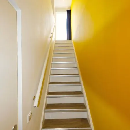 Διαμέρισμα Sunny 45m2 Penthouse With Balcony And Terrace - R65c