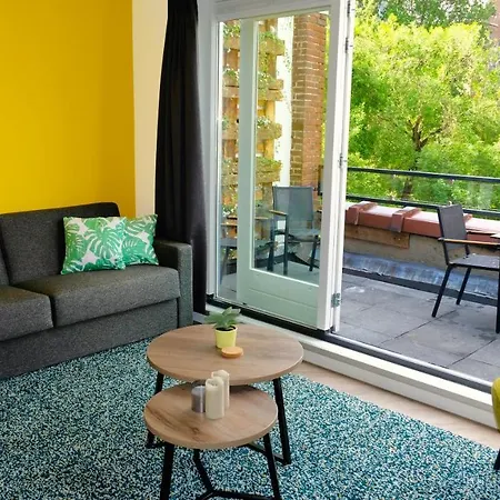 Sunny 45m2 Penthouse With Balcony And Terrace - R65c *