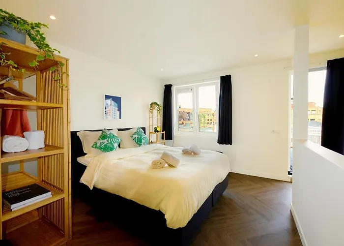 Apartmán Sunny 45m2 Penthouse With Balcony And Terrace - R65c *