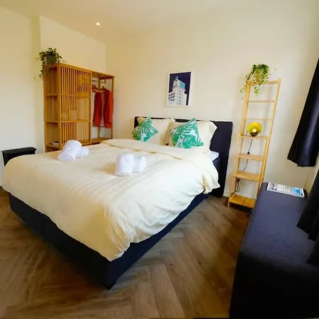 Sunny 45m2 Penthouse With Balcony And Terrace - R65c Apartment *