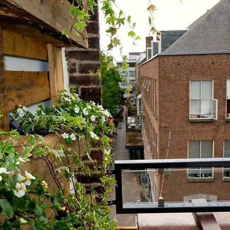 Sunny 45m2 Penthouse With Balcony And Terrace - R65c Apartamento Eindhoven