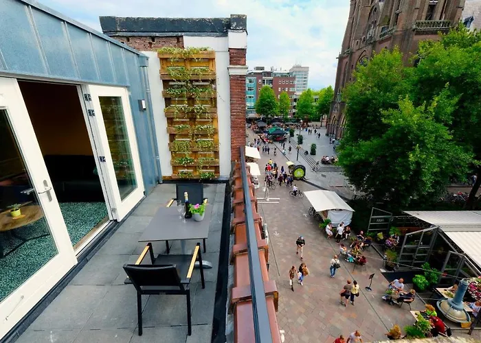 Sunny 45m2 Penthouse With Balcony And Terrace - R65c *