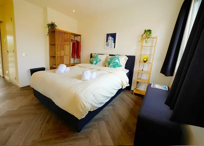 Sunny 45m2 Penthouse With Balcony And Terrace - R65c Appartement *